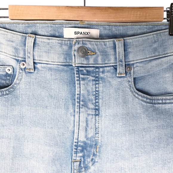 NWT Women's 16 SPANX Lycra Fitsense Flare Jean Turner Wash Denim Jeans High Rise - Picture 3 of 11